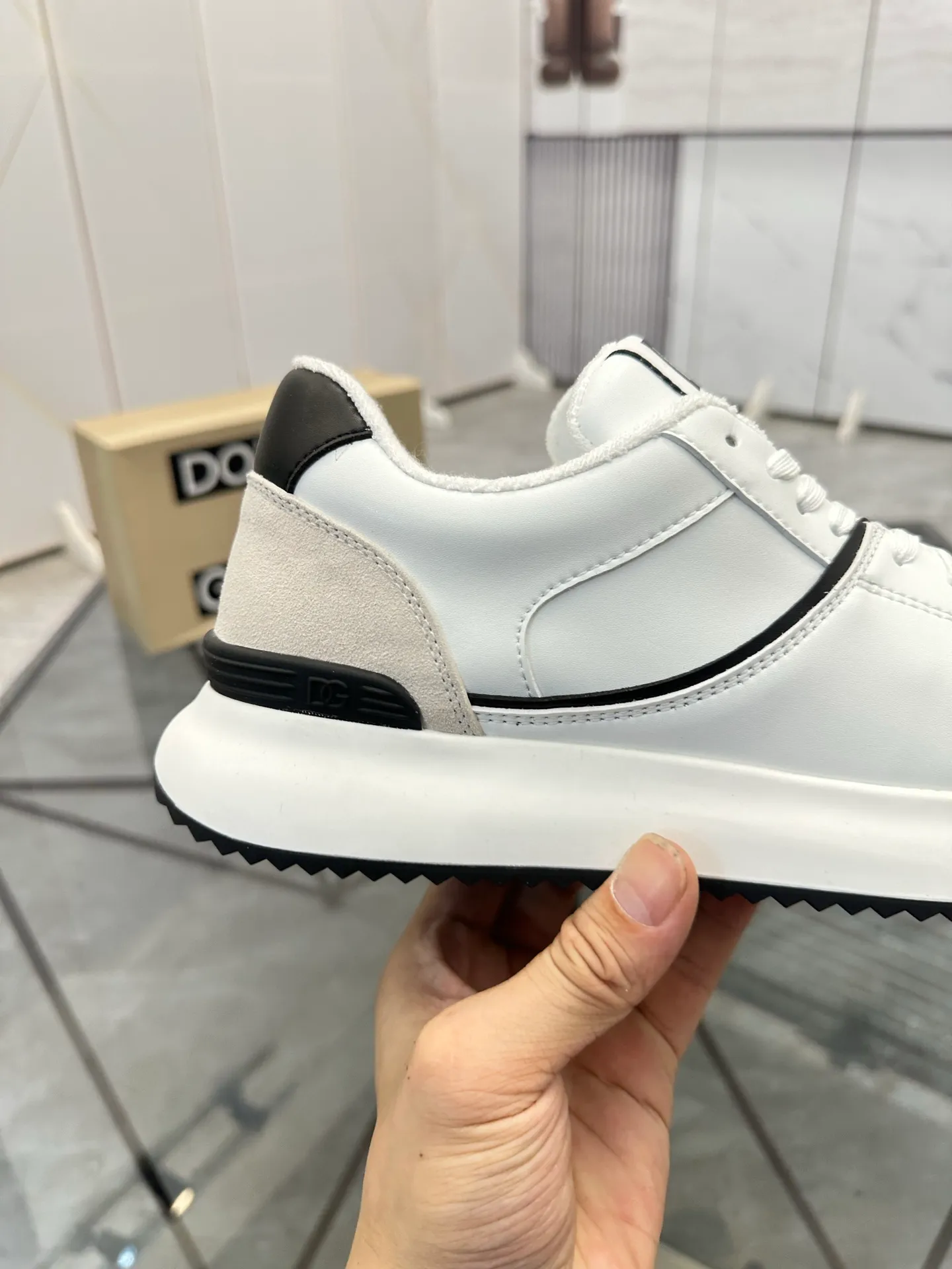 Selling men's shoes 💰: 💰P480¥ Product trademark: DG* "Dolce & Gabbana*" low-top casual shoes Regular size: 38-45 (can be customized to 46) Product material: imported cowhide upper, breathable lining, original outsole. Number: 803